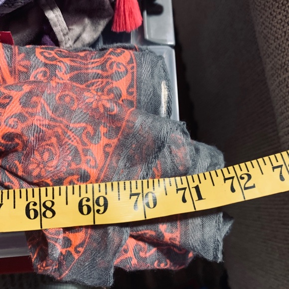 Shasa scarf designs shapes Ruana - Picture 5 of 8